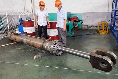 Cylinder hydrauliczny dla fabryki cementu